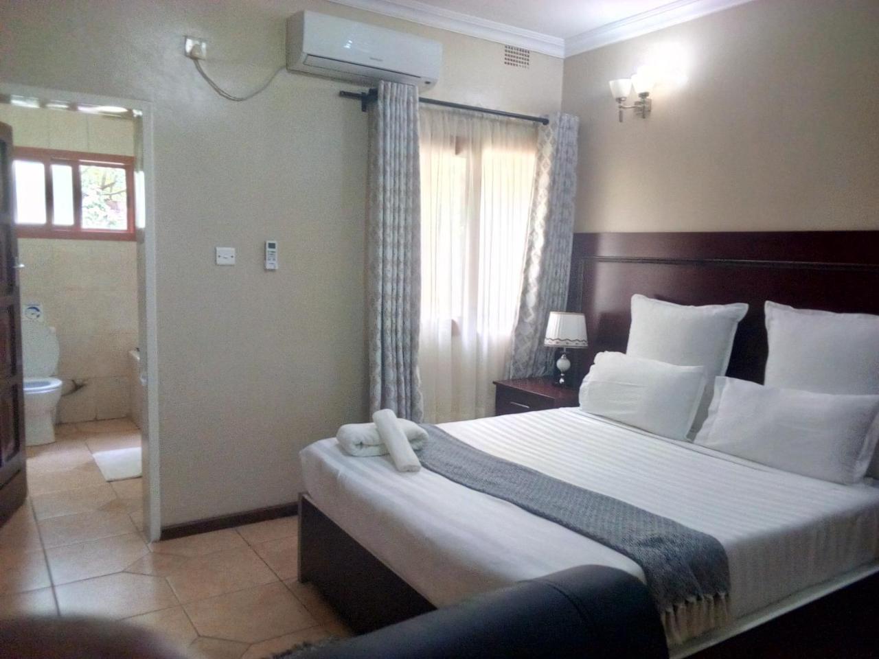 Zenith Lodge Lusaka Bagian luar foto