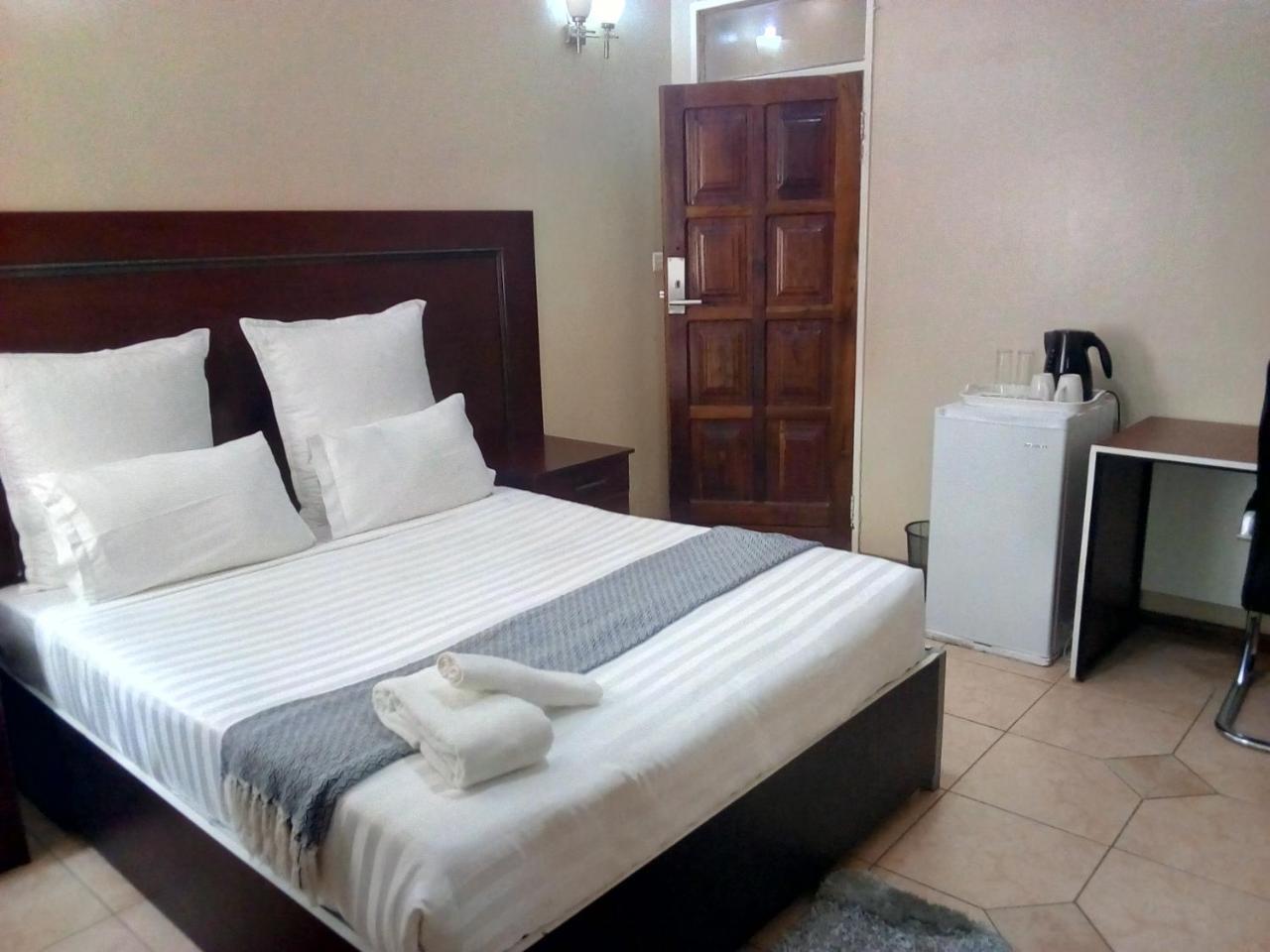 Zenith Lodge Lusaka Bagian luar foto